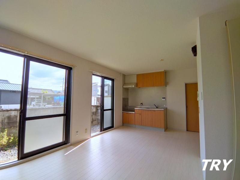 �y�����E���r���O�z�@