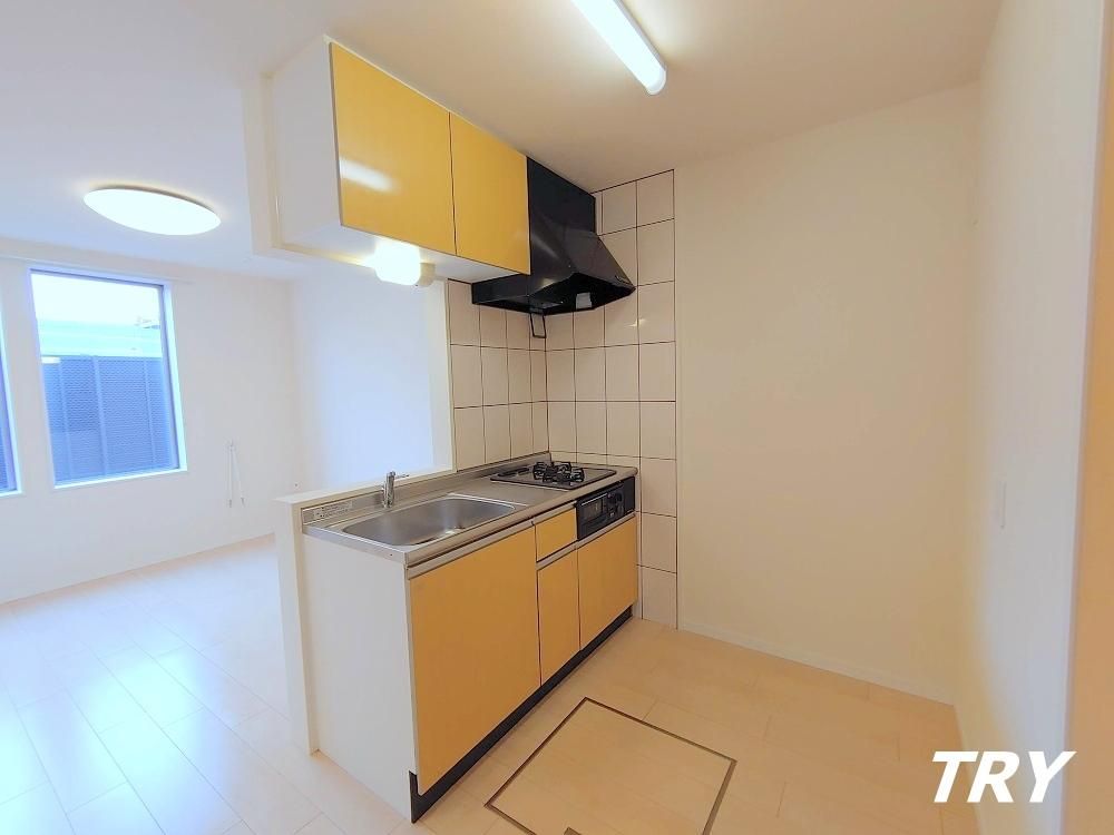 �y�����E���r���O�z�@