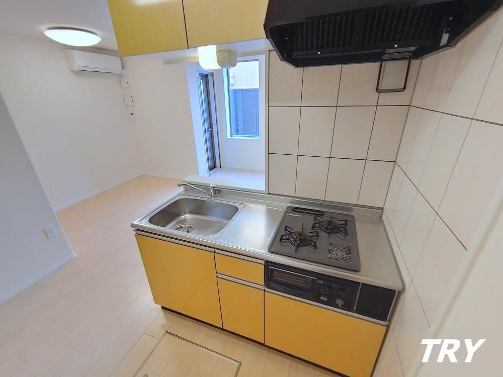 �y�L�b�`���z�@