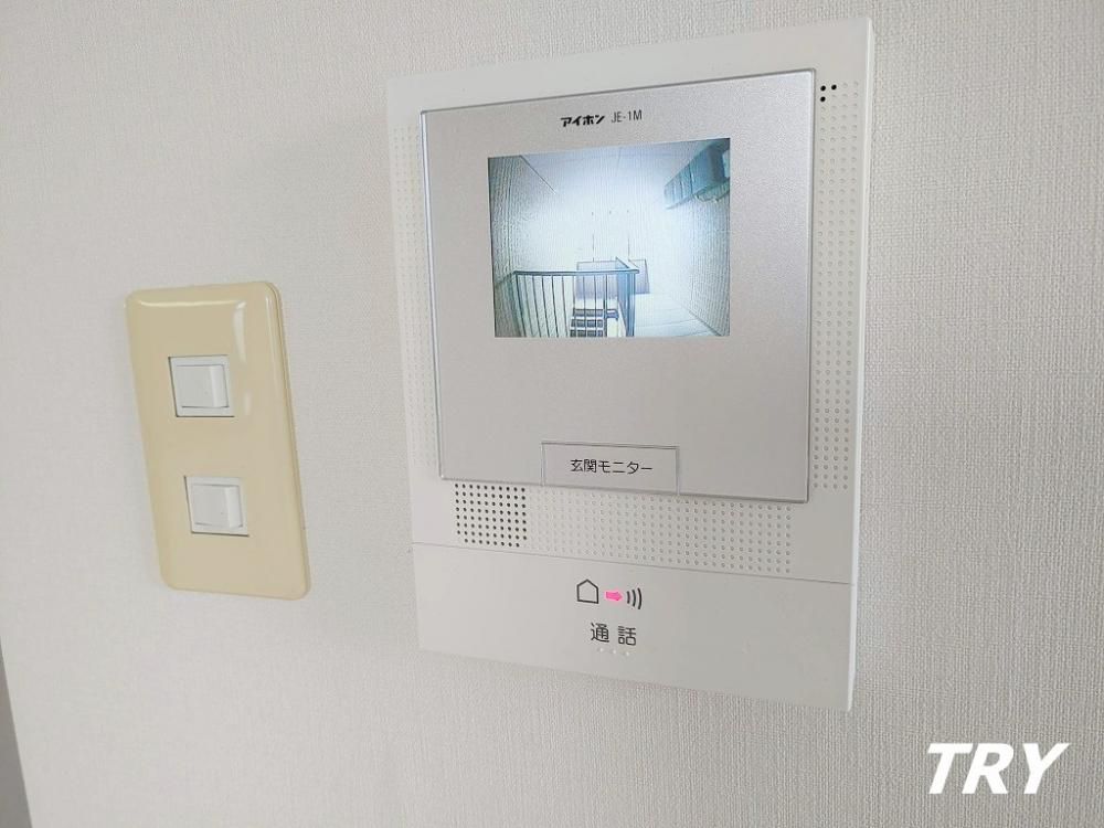 �y�Z�L�����e�B�z�@