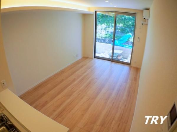 �y���ԁE���r���O�z�@