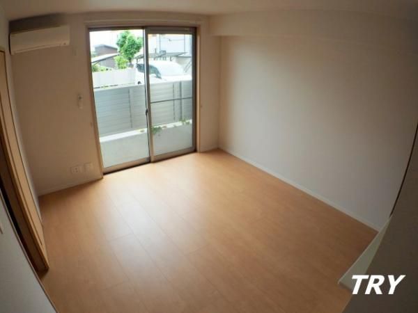 �y�����E���r���O�z�@���r���O12.9��