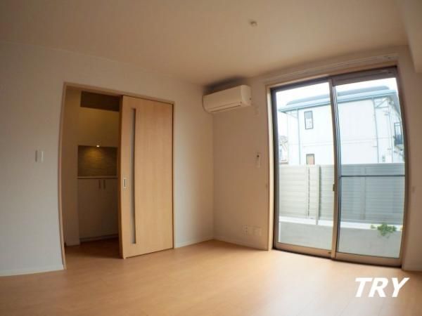 �y�����E���r���O�z�@���r���O12.9��