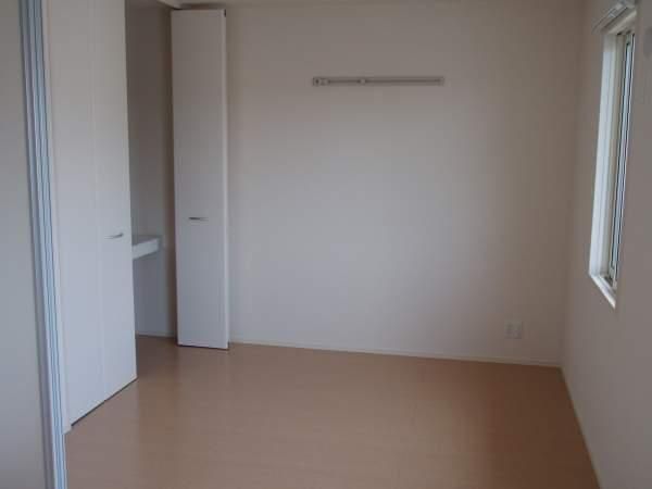 �y�����E���r���O�z�@