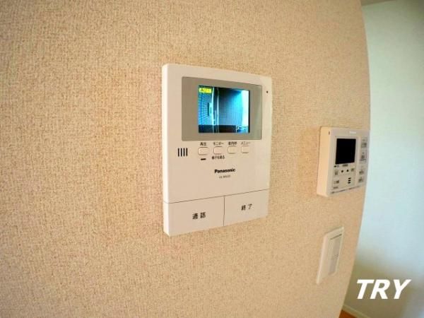 �y���̑��ݔ��z�@���j�^�[�t�C���^�[�z��