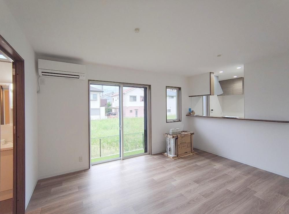 �y���ԁE���r���O�z�@