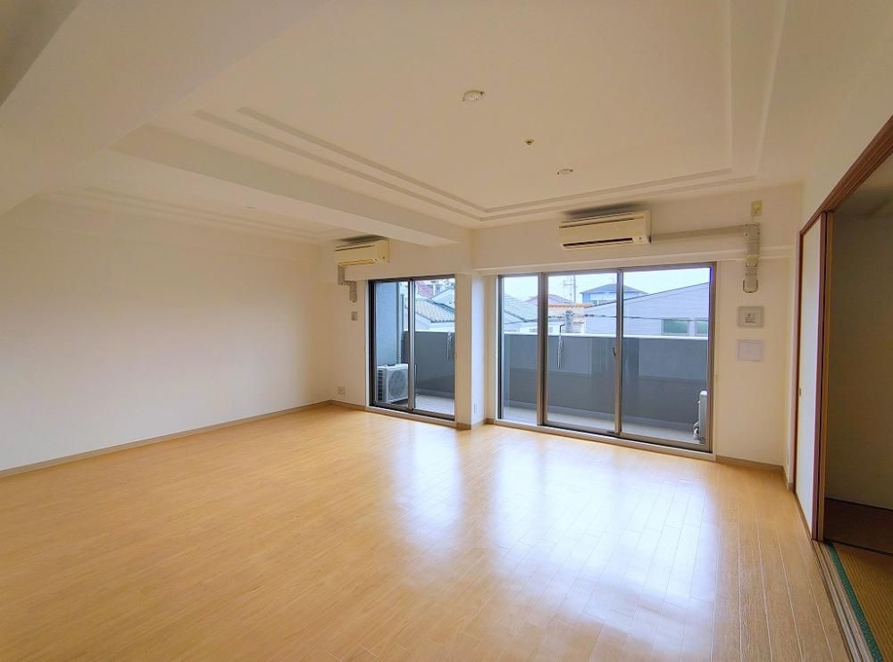 �y�����E���r���O�z�@