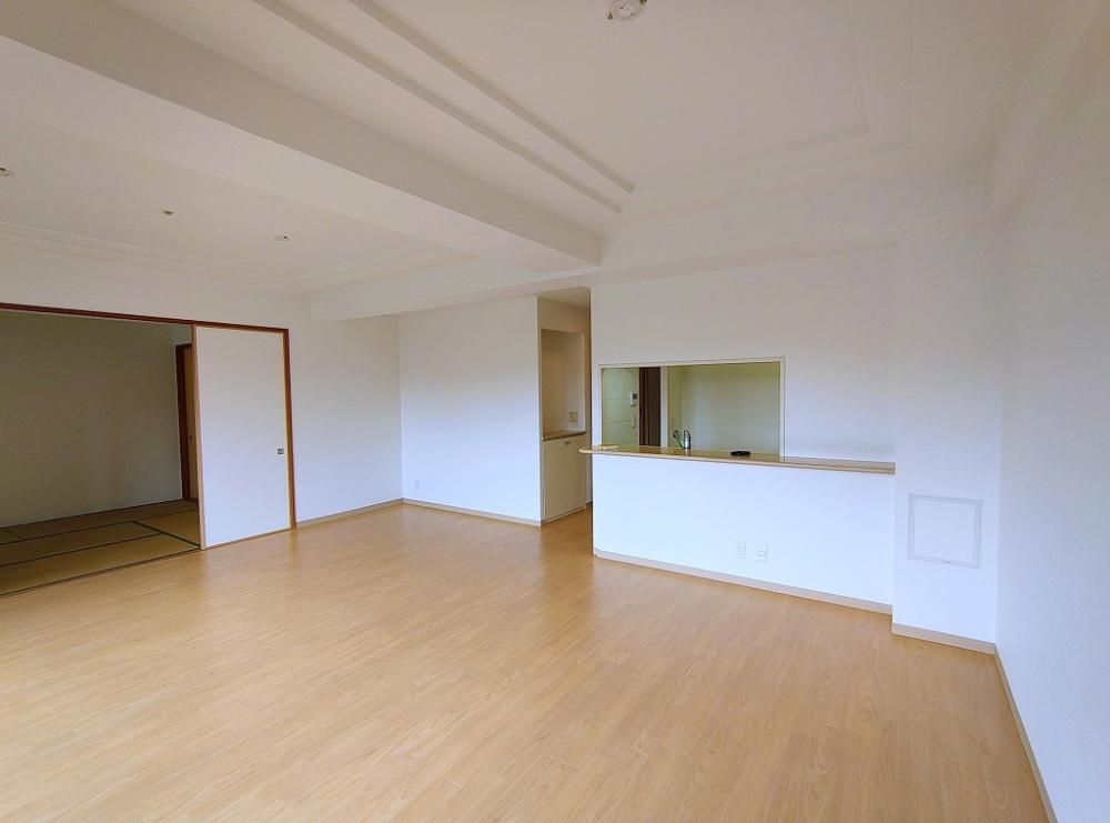 �y�����E���r���O�z�@