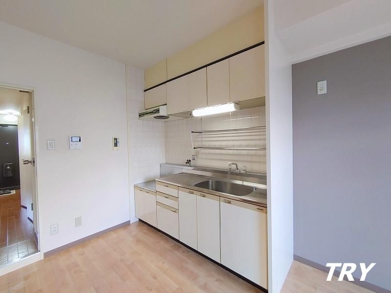 �y�L�b�`���z�@