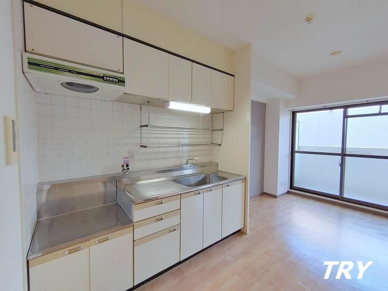 �y�L�b�`���z�@