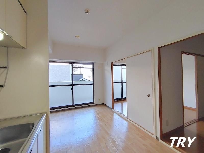 �y�����E���r���O�z�@