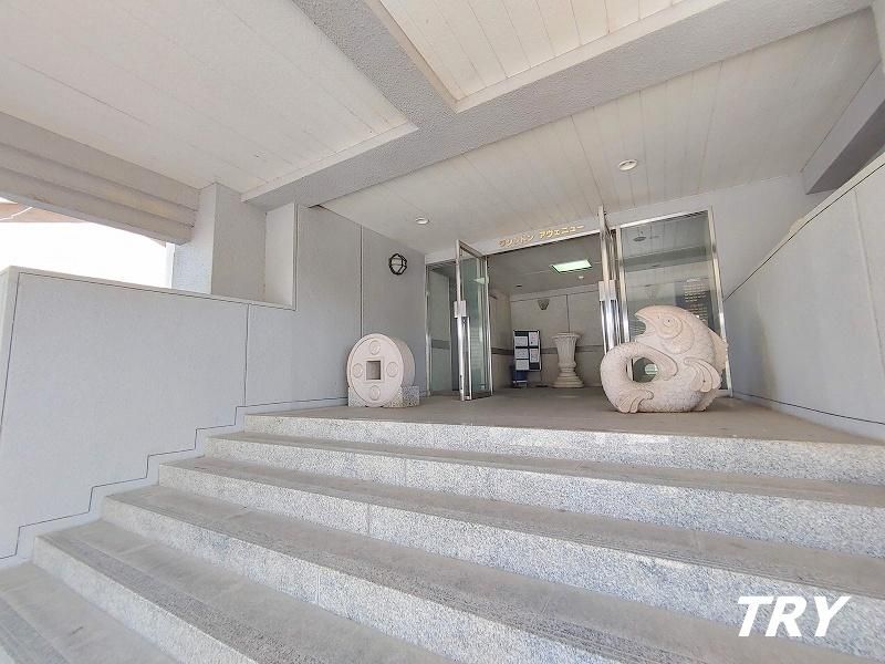 �y�G���g�����X�z�@