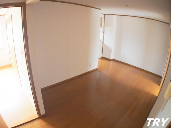 �y�����E���r���O�z�@