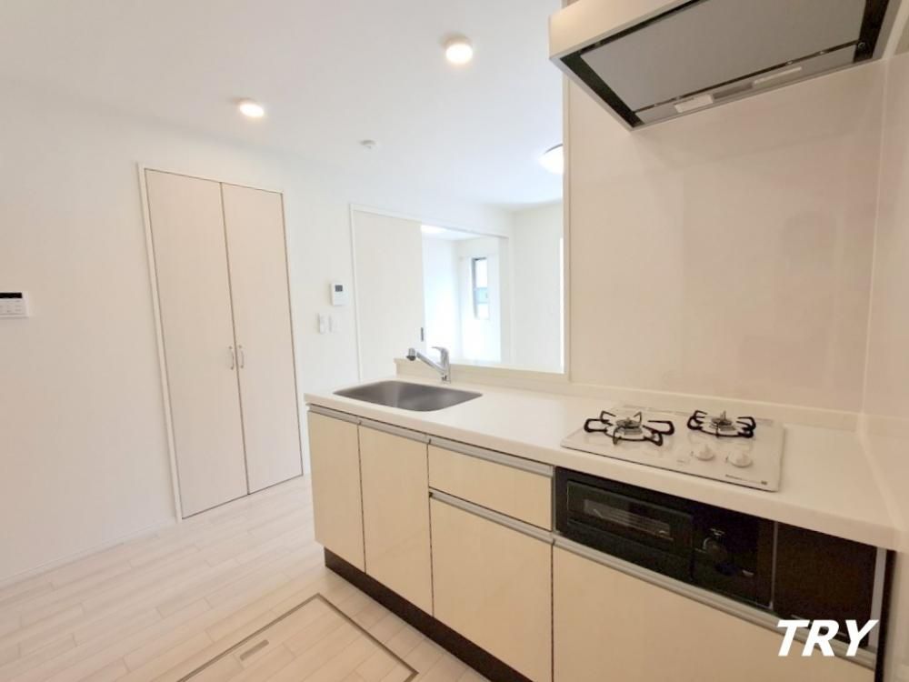 �y�L�b�`���z�@