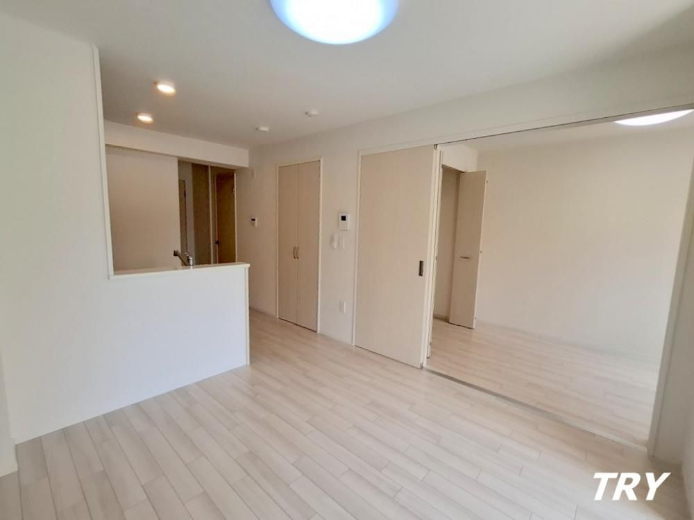 �y�����E���r���O�z�@