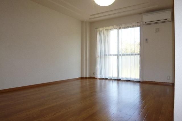 �y�����E���r���O�z�@