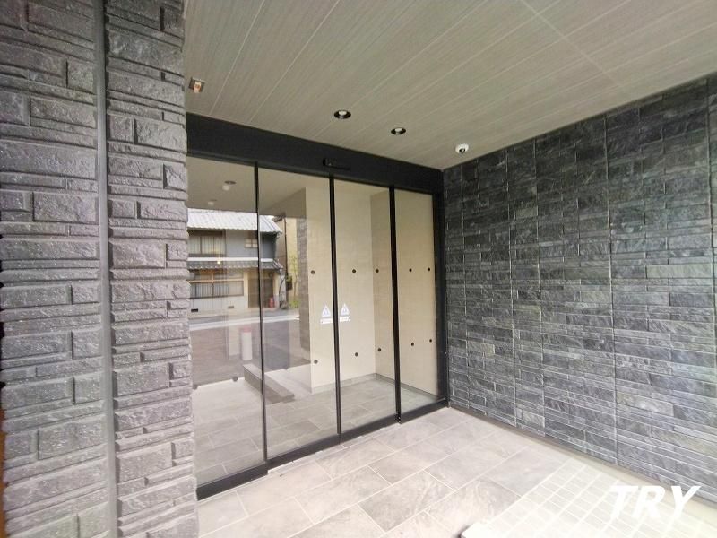 �y�G���g�����X�z�@