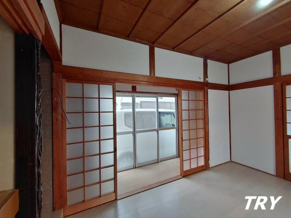 �y�����E���r���O�z�@