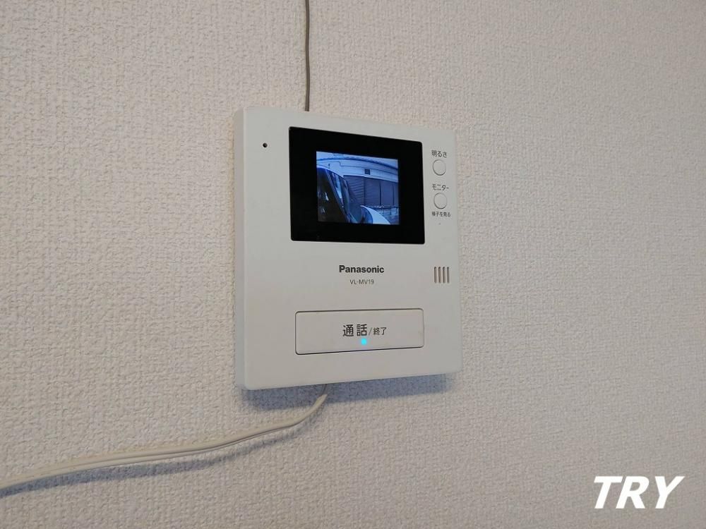 �y�Z�L�����e�B�z�@