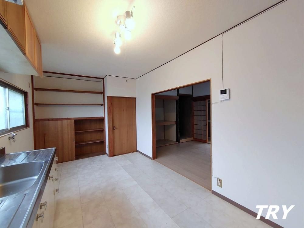 �y�����E���r���O�z�@