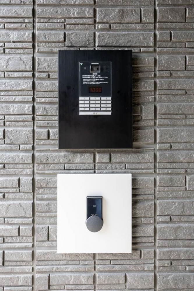 �y�Z�L�����e�B�z�@