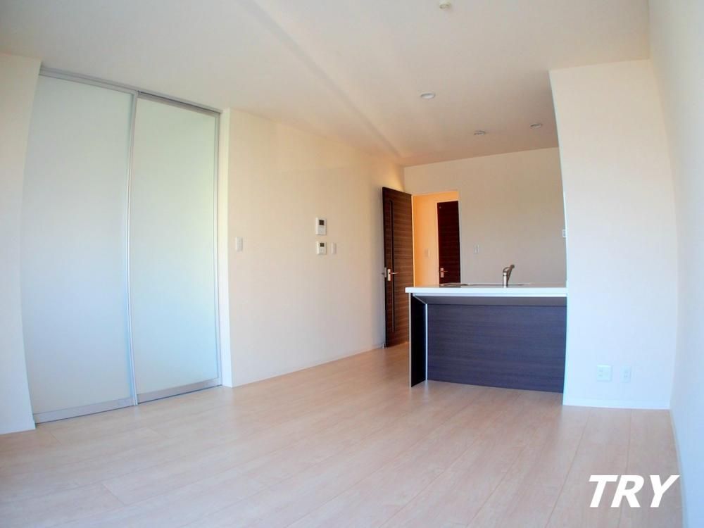 �y�����E���r���O�z�@