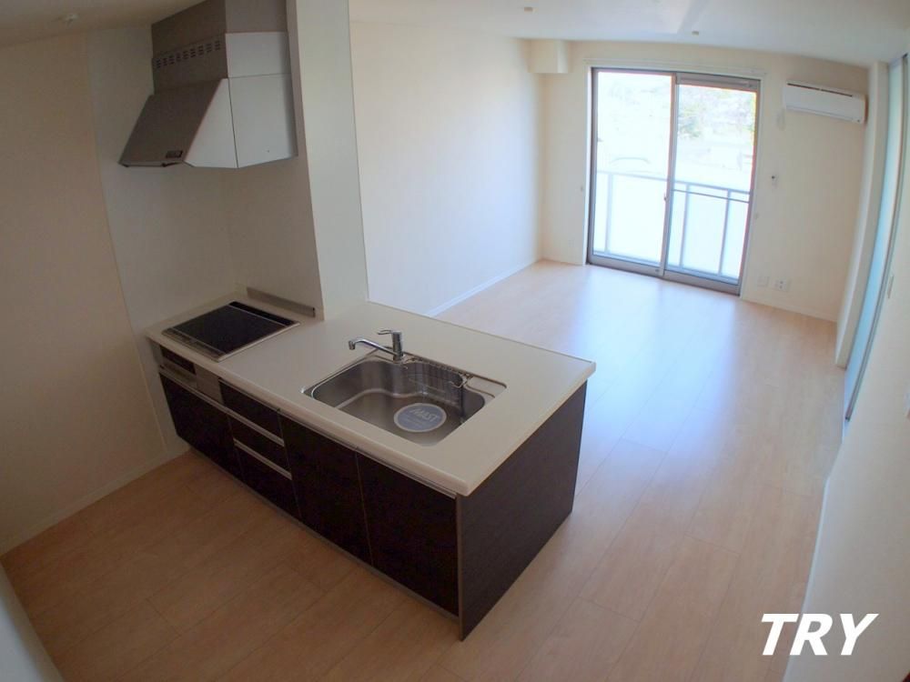 �y�����E���r���O�z�@