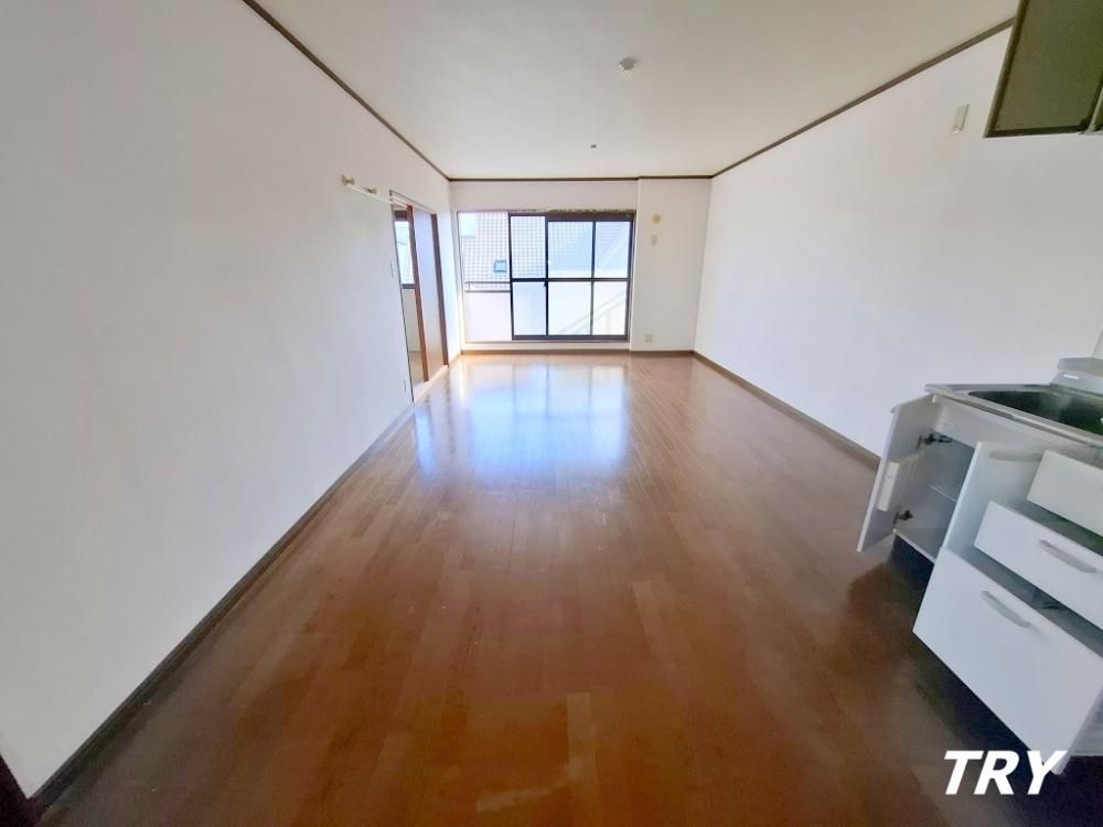 �y�����E���r���O�z�@