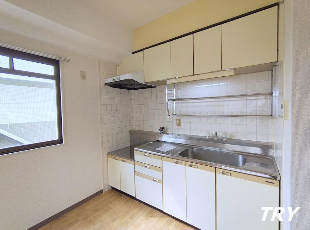 �y�L�b�`���z�@