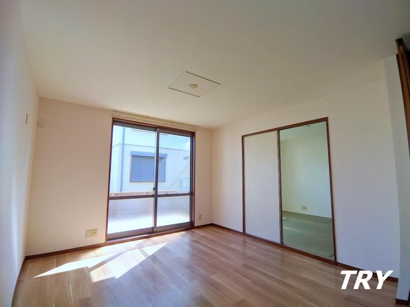 �y�����E���r���O�z�@