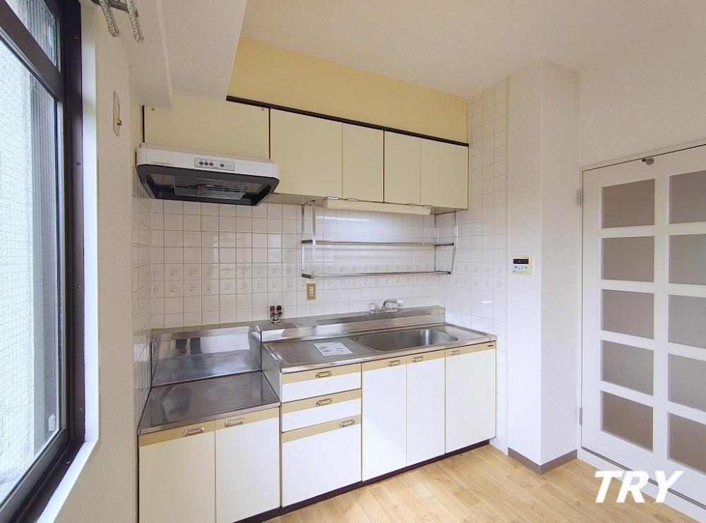 �y�L�b�`���z�@