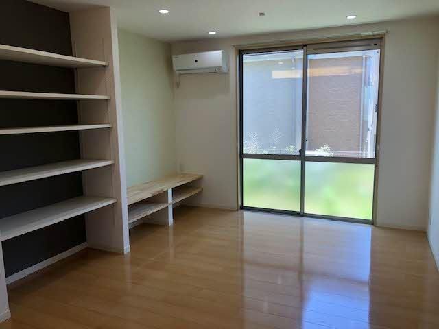 �y���ԁE���r���O�z�@