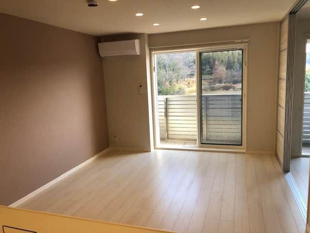 �y���ԁE���r���O�z�@�C���[�W