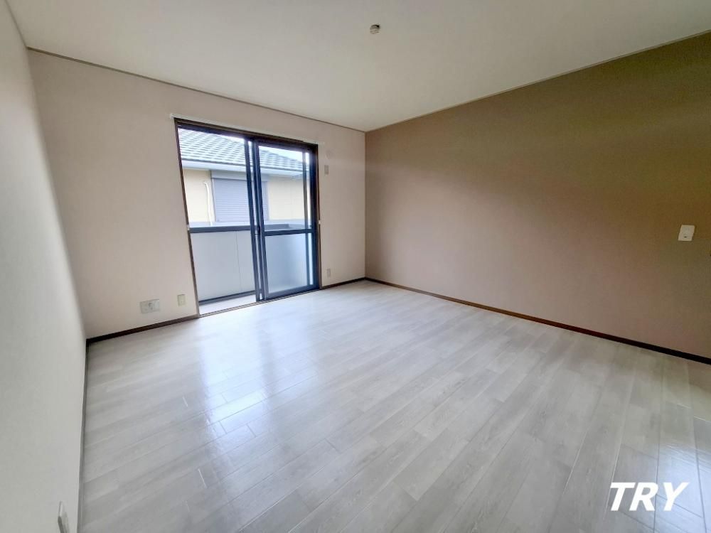 �y�����E���r���O�z�@