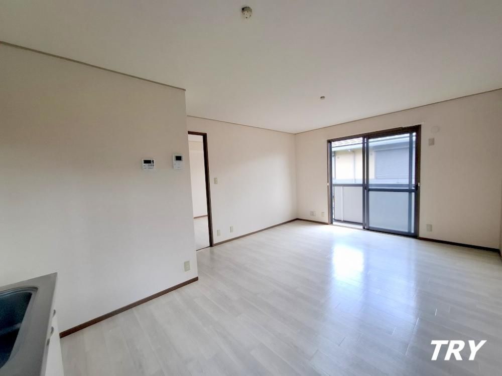 �y�����E���r���O�z�@