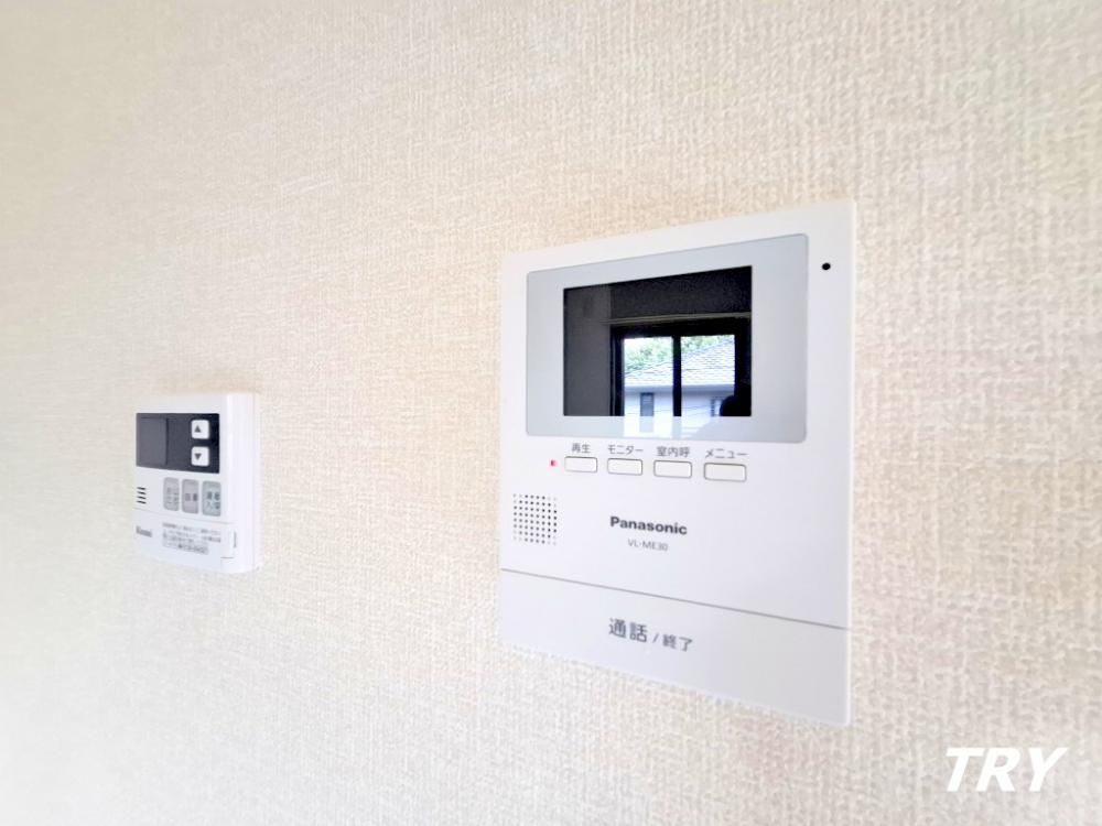 �y�Z�L�����e�B�z�@