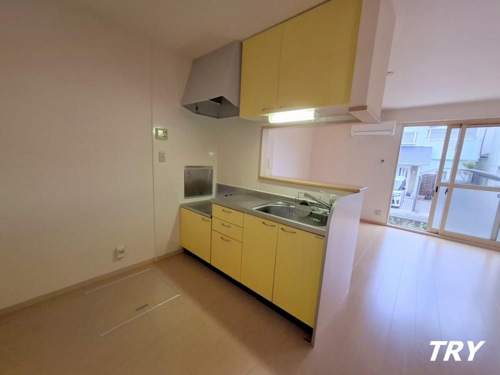 �y�����E���r���O�z�@