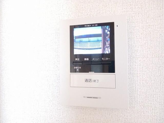 �y�Z�L�����e�B�z�@