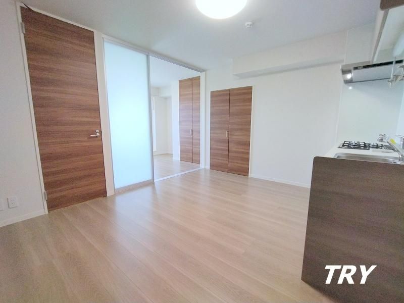 �y�����E���r���O�z�@