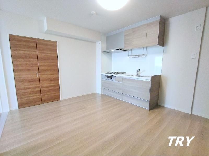 �y�����E���r���O�z�@