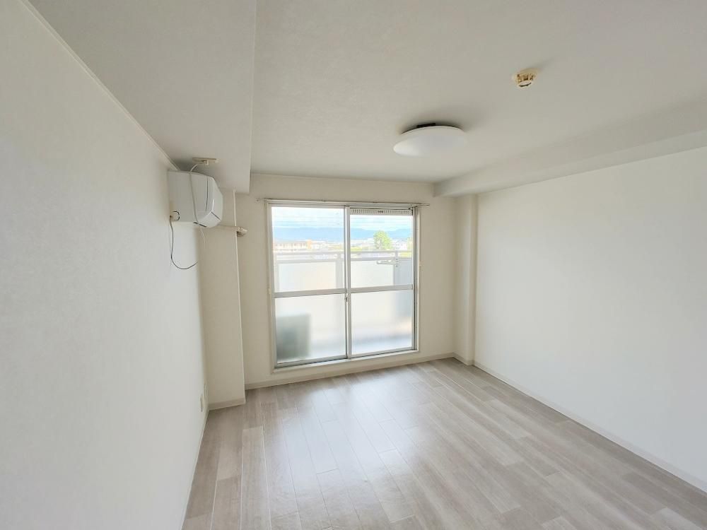 �y���ԁE���r���O�z�@