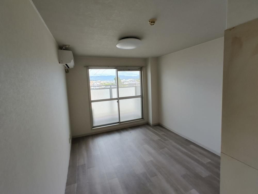 �y���ԁE���r���O�z�@