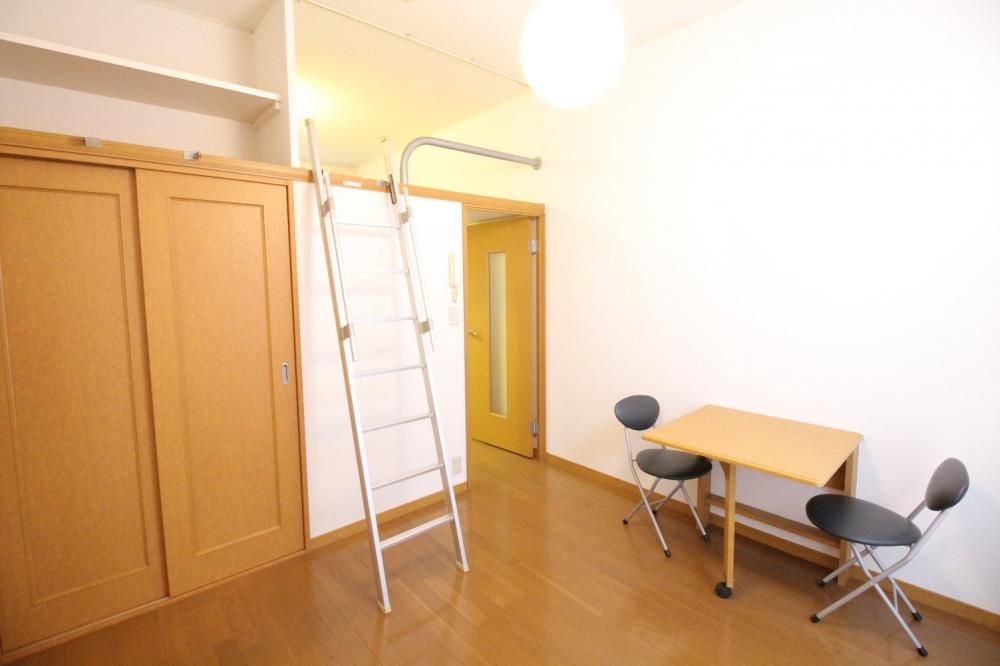 �y���ԁE���r���O�z�@