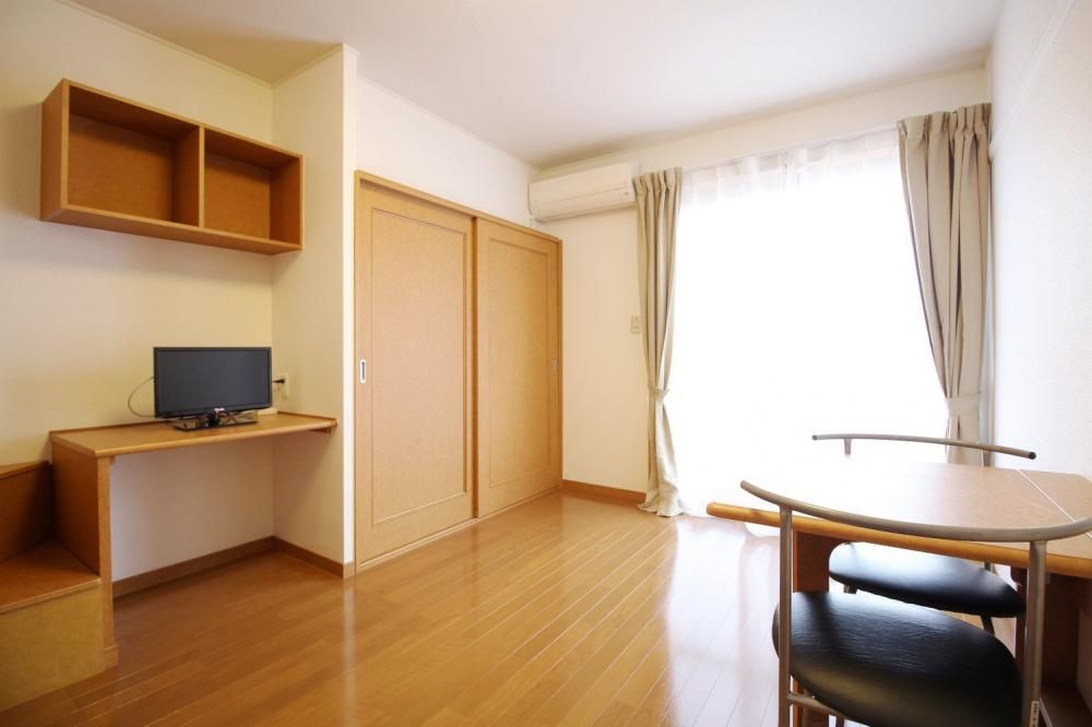 �y���ԁE���r���O�z�@