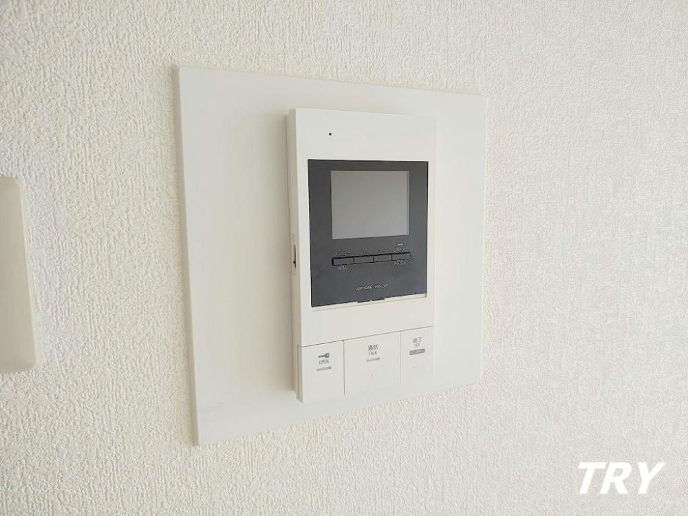 �y�Z�L�����e�B�z�@