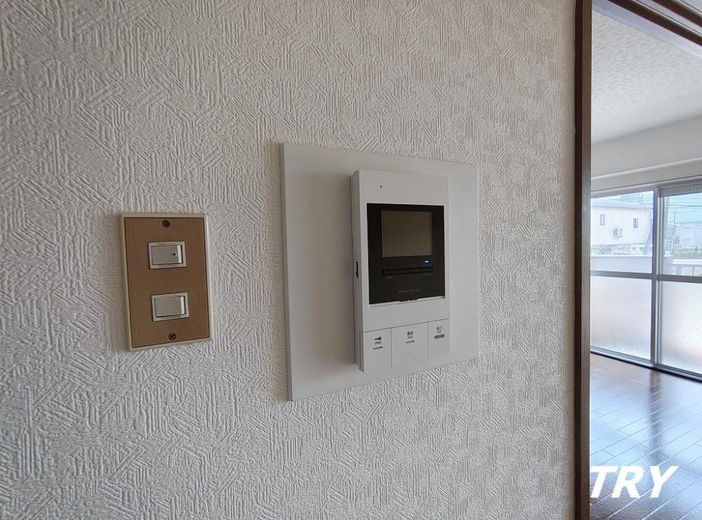 �y�Z�L�����e�B�z�@