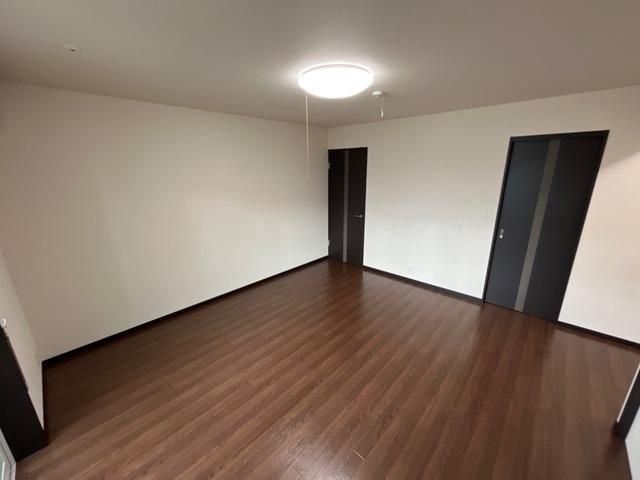 �y�����E���r���O�z�@