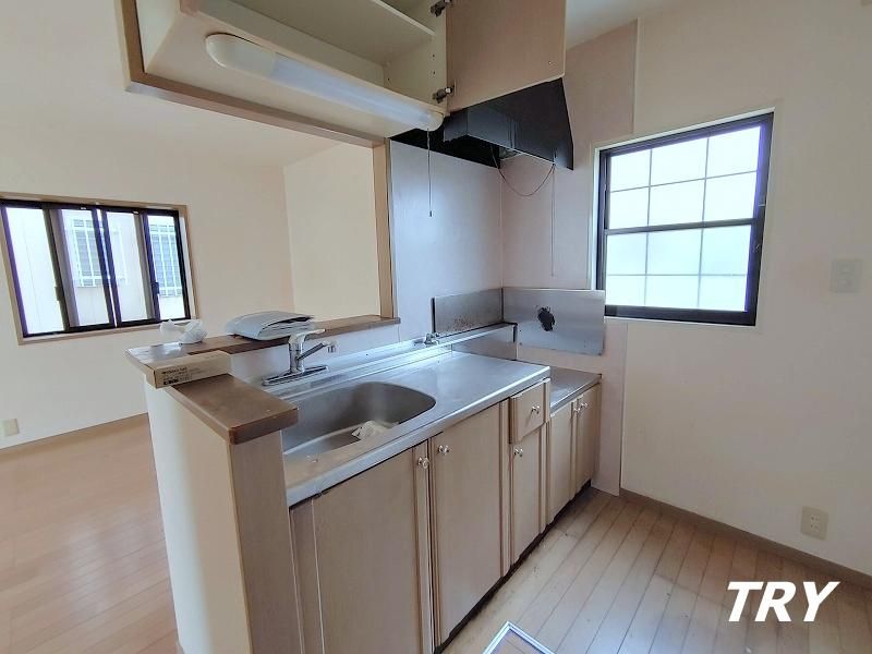 �y�L�b�`���z�@