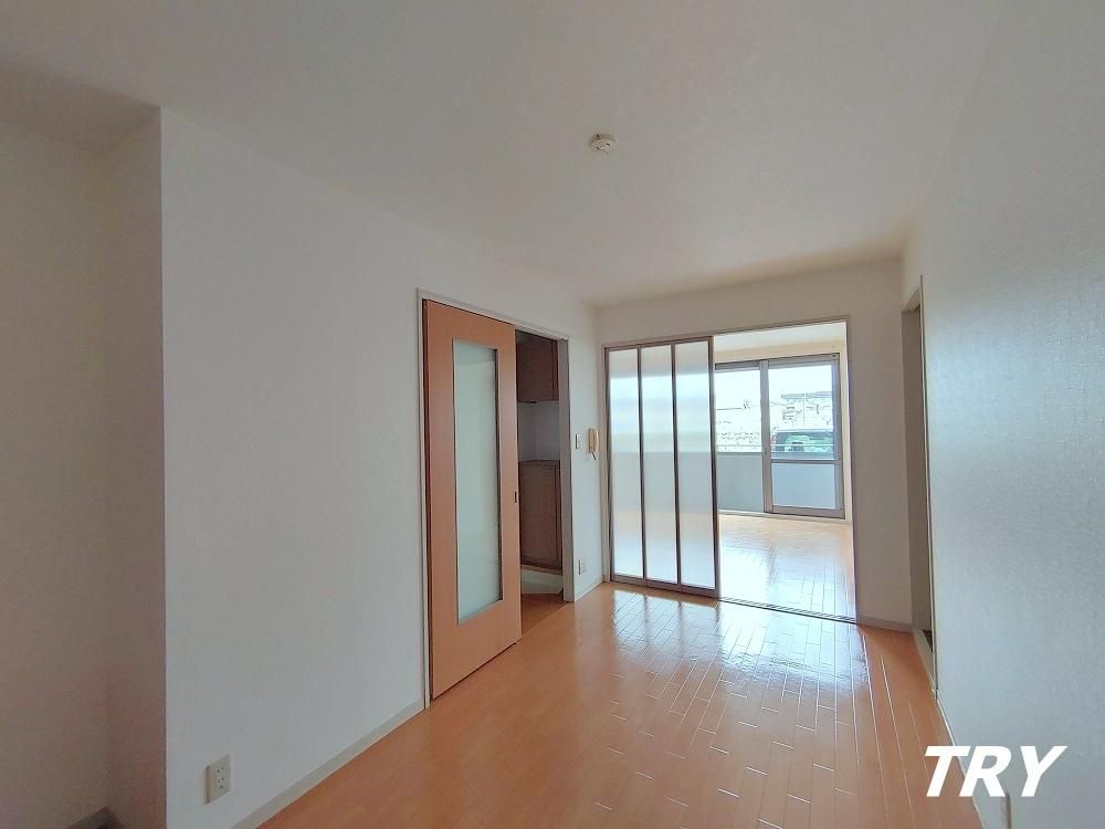 �y�����E���r���O�z�@