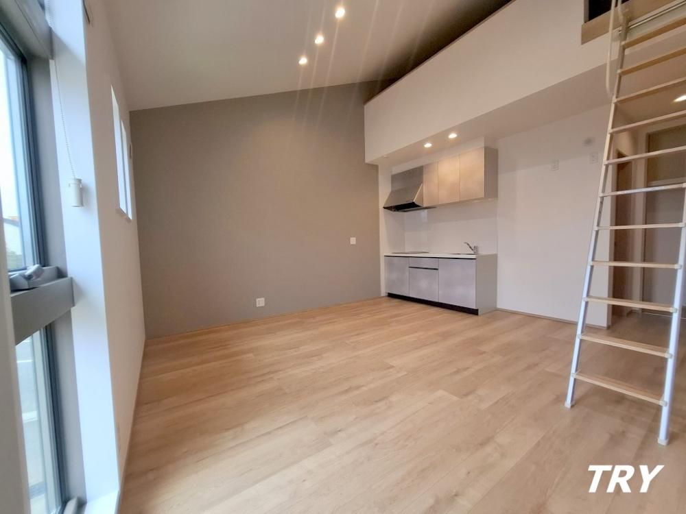 �y�����E���r���O�z�@